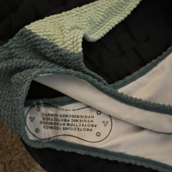 Two-Tone Textured Bikini Set - Picture 5 of 6